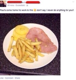 xbeautifulcontradictionx:  cringepics: if I were Paul, I’d go back to work   Paul cheating  It look like it taste like boiled water