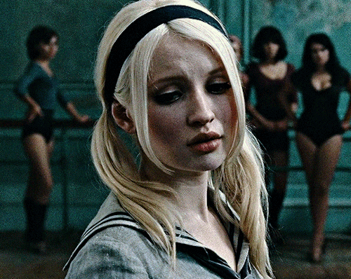 EMILY BROWNING In Sucker Punch (2011) Dir. Zack Snyder