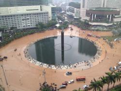 expressfree:  Hotel Indonesia Roundabout