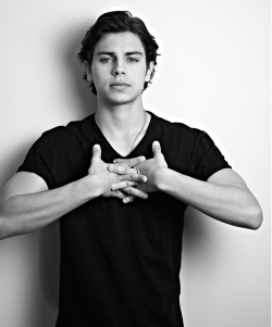 givingblowjobs:  HE IS SO HOT IN THE FOSTERS