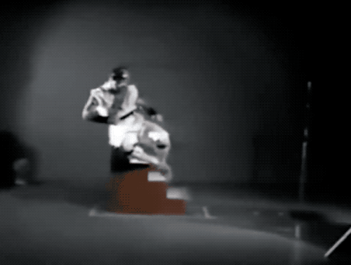 alpha-beta-gamer:Some original mocap footage used to animate the characters in the first Mortal Kombat game!