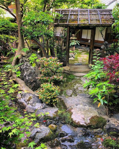 日昇別荘庭園 [ 京都市中京区 ] ③ Nissho Besso Garden, Kyoto の写真・記事を更新しました。 ーー“京の三大呉服商”大黒屋・杉浦三郎兵衛の江戸時代の屋敷を引継ぐ旅館の室町