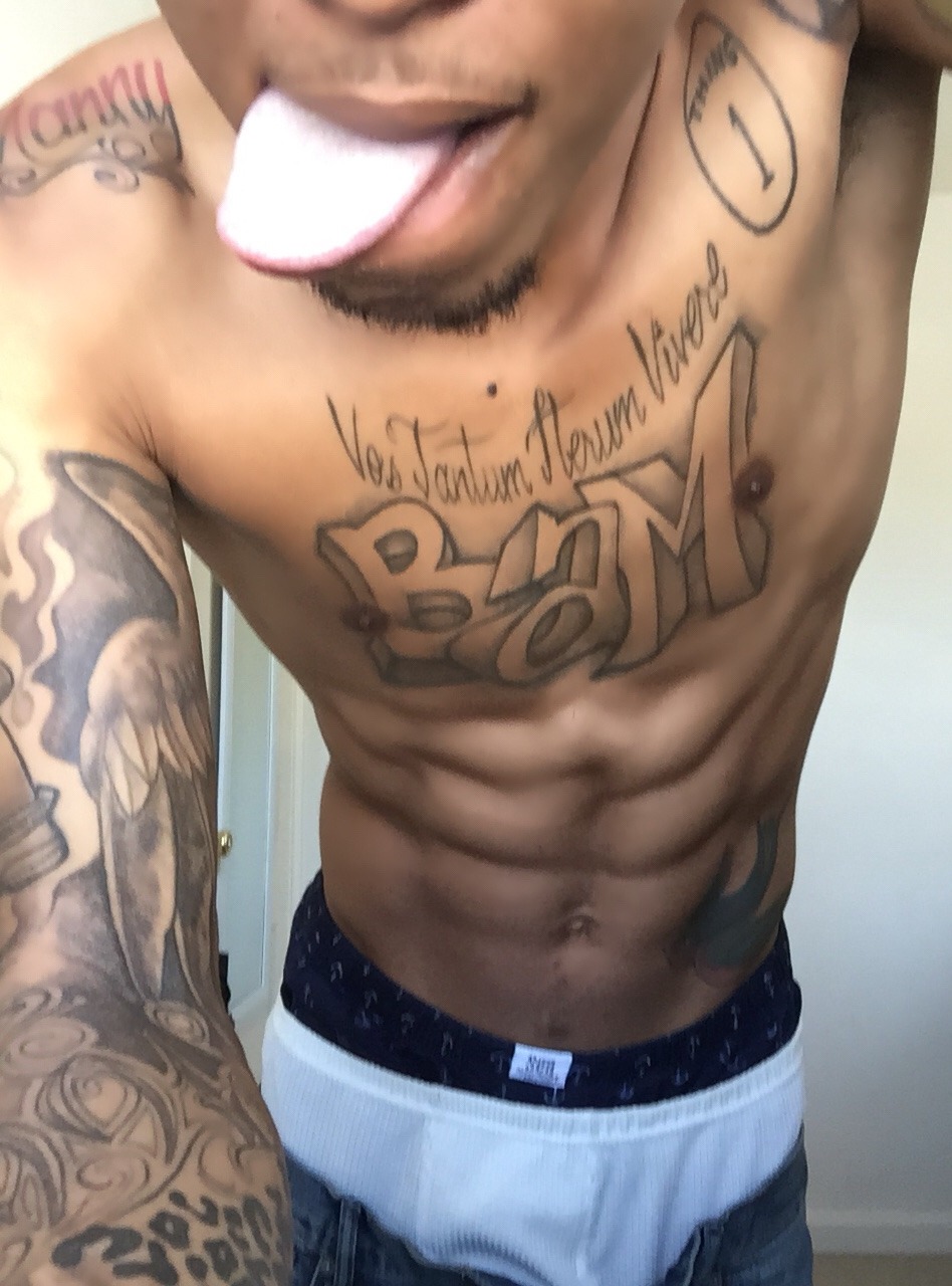 dycklova69:  solomondadon:  redz1019:  Sexy Azz Nigga  