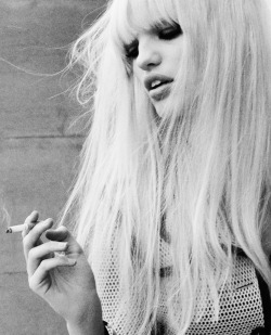 :  “Lost In Space”: Daphne Groeneveld