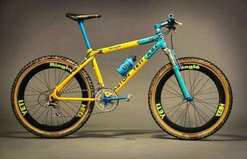 Throwback Thursday . Vintage Yeti Arc with Hed Wheels, Ringle finishing kit and XTR Groupo. This was