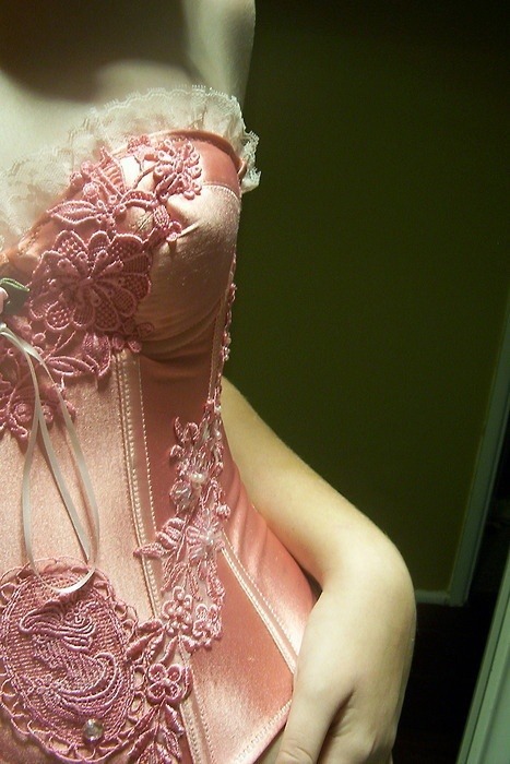 yummgirlie:  cusphalffull:  I love looking luscious for you ~m  Beautiful 