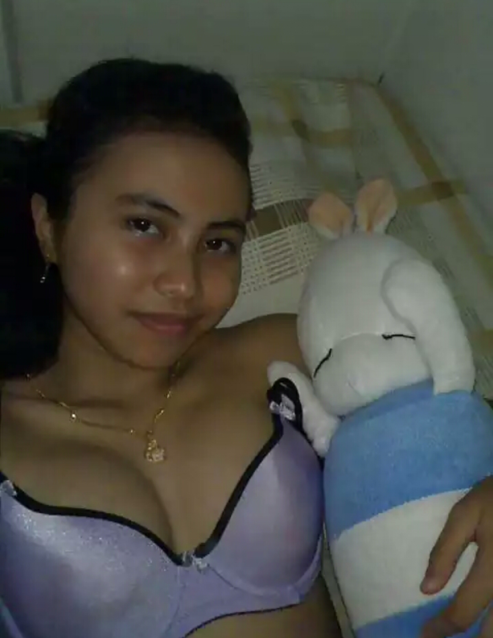 gadisgadis:  😘😘😘 Rate : 3/5