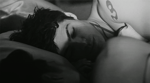 Magnus Bane And Alec Lightwood In Shadowhunters: 2x18 “awake, Arise, Or Be Forever Fallen”