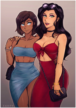 iahfy:💙 out on the town ❤️ ladies~