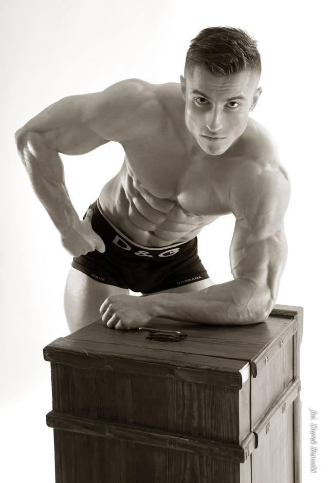   Mariusz Janucik  
