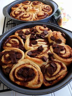 vegan-yums:  Vegan chocolate spotted cinnamon rolls / Recipe 