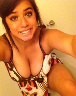 chicksdoitthemselves:  Submit your own self-shot PICS