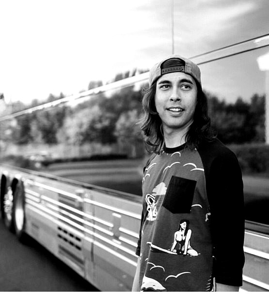 iusedtocryonhereaboutmylife: Vic Fuentes in black &amp; white by Elmakias 3/15