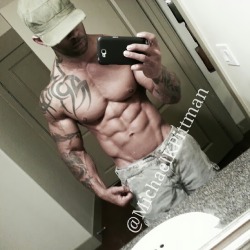 zamnzaddyyy:  Love Mature Black Men Follow: ZamnZaddyyy.Tumblr.com