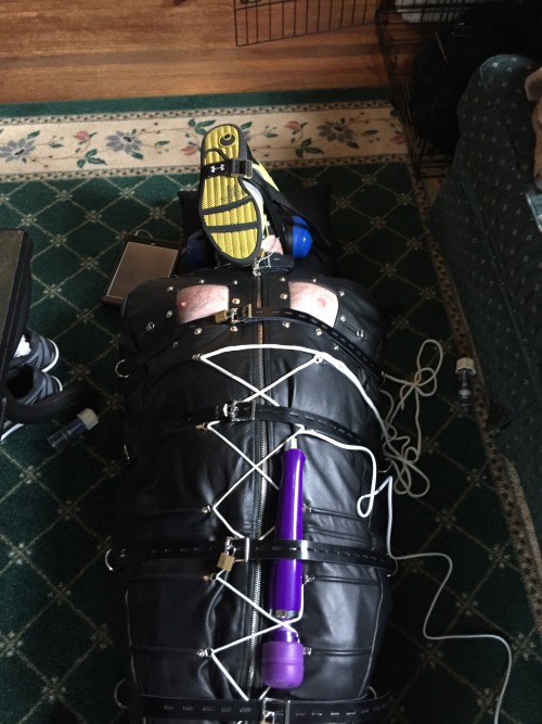jockwolf: strapped in nice and tight finished all straps locked in place and ear buds in with head p