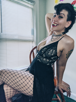 gabbigabriella:Would you let me take a bite? 💋🦇❤️‍🔥Onlyfans (Spooky Edition sale!)/Fansly/Manyvids(new vampire vid tonight)🦇