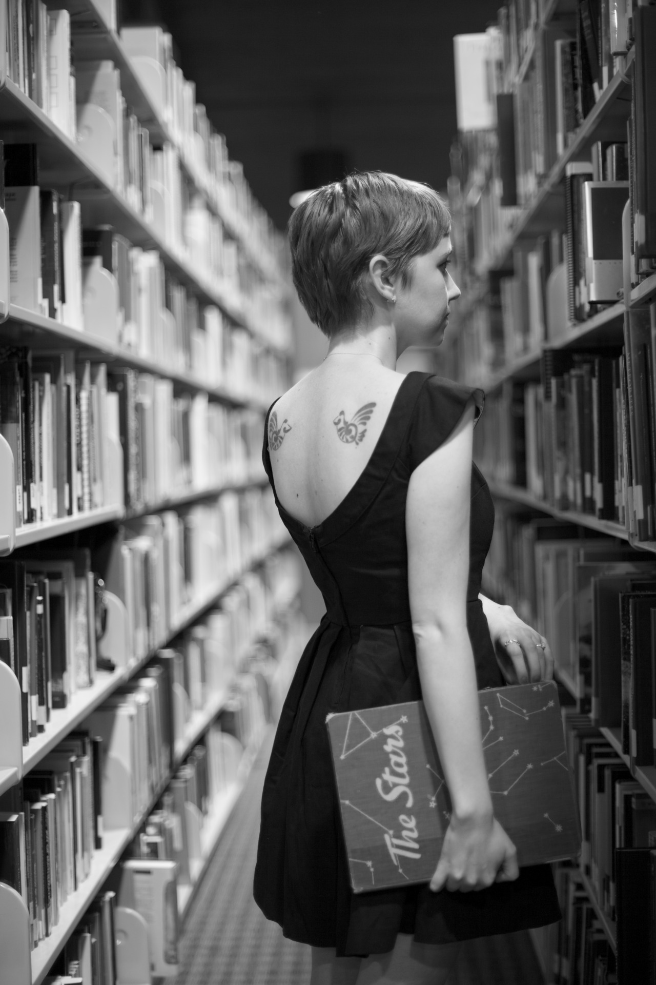 fuckyeahgirlsetc:     And the library fantasy continues&hellip;  don&rsquo;t