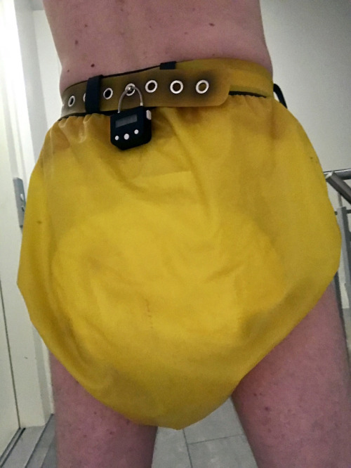 sm-dl: double diaper. locking pants. timer adult photos