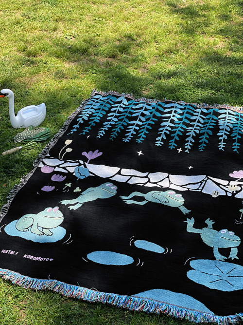 “Pond Hopper” Throw blanket natalikoromoto.dog