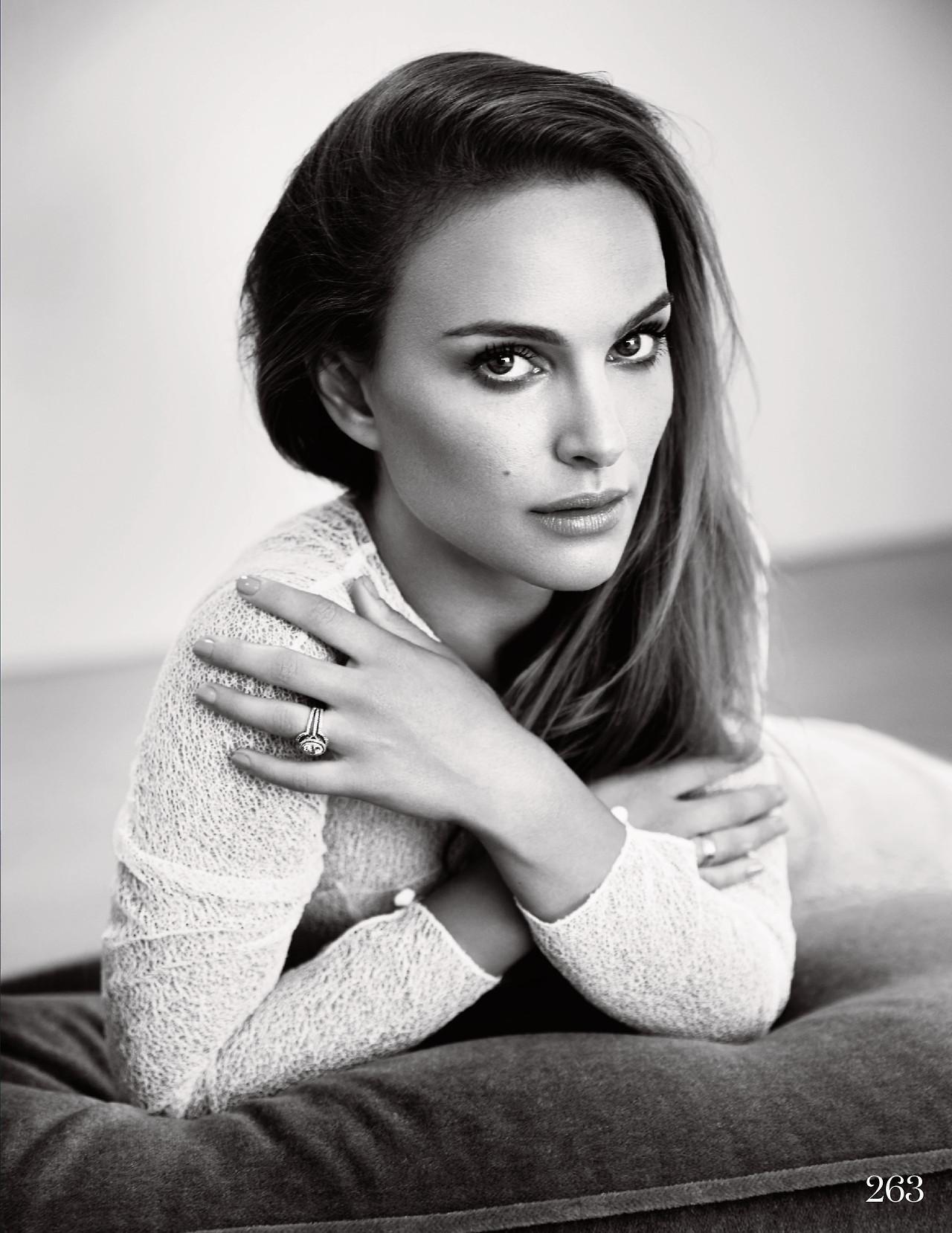 gentlemanboners:  Natalie Portman. https://www.snapchat.com/add/gentlemanboners 