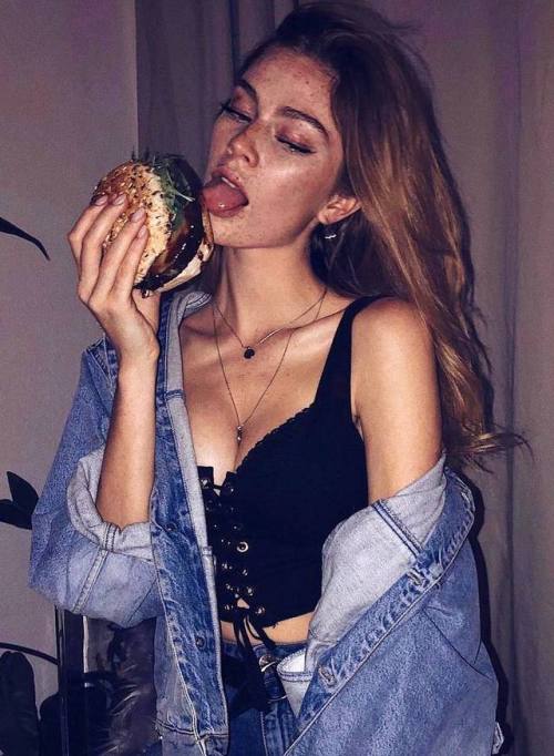 pans-daughter:swalina   I spend a lot of time holding the refrigerator door open looking for answers 🍔 @michelle_effpunkt  (X)