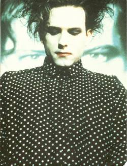 camefromnextdoor:  Robert Smith 