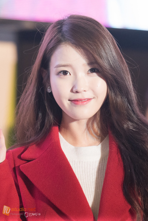 iumushimushi:  151223 IU @ Chamisul Festivalcr: 미스터신iu