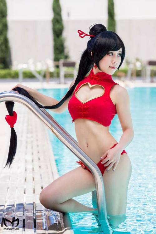 hotcosplaychicks:Pool Party Heartseeker Akali by Miyuki Cosplay by Miyuki-Cosplay