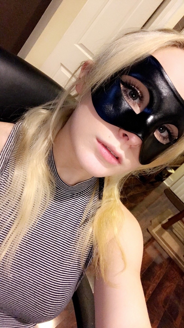 keepitta-secrett:  I also got a mask