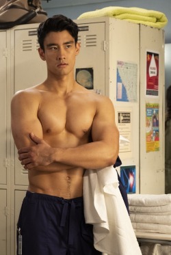 808icchus:  boyzoo:  Alex Landi in Grey’s Anatomy  Omg please be my doctor and study anatomy with me 