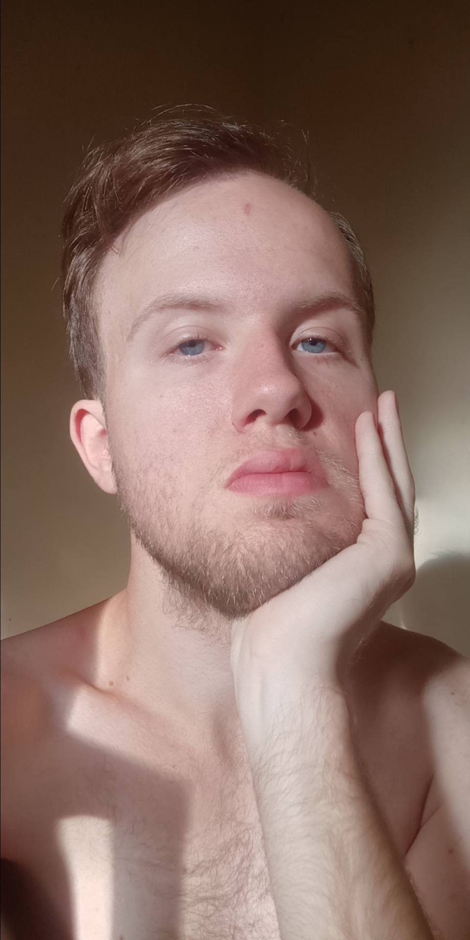 vxlnicura:    i havent shaved in 3 weeks 