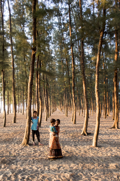 Ukhiya kids. Cox Bazaar, Bangladesh. 2018