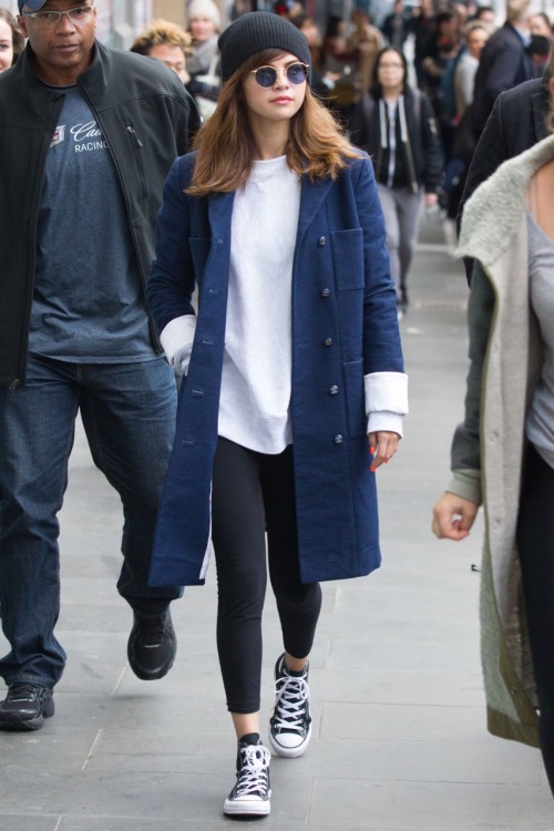 whatevah-interior: August 5, 2016 Wearing a White + Warren beanie, navy Chanel coat, white sweatshir