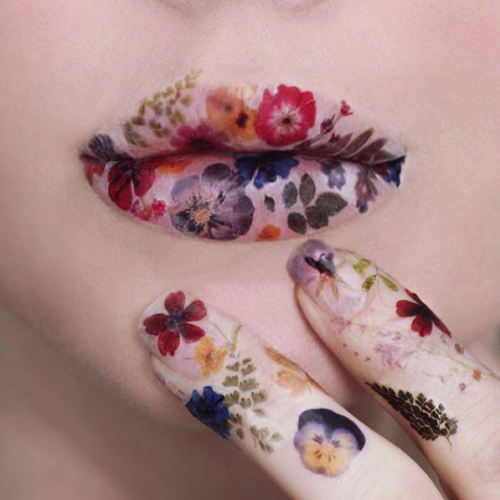 nailpornography:Pressed Fowers lips & nails 