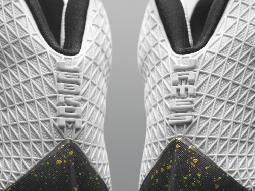 sneakersxish:  NIKE LEBRON 13 ELITE FOR THE PLAYOFFS The LEBRON 13 Elite is an evolved version of LeBron James’s thirteenth shoe that features key technical details including a durable cage upper, full-length bootie and hexagonal Zoom Air units.SHOW