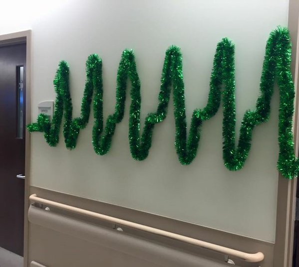 thewightknight:  Hospital holiday decorating (x) 