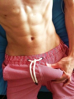 all-about-the-guys:  Yum