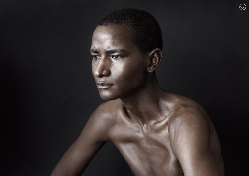 Africa | Contemporary photography‘Origins’ photographic project for independent online magazine - ht