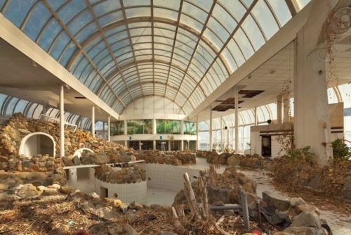 ‪Indoor swimming pool Tropicana, where I spent many an hour as a kid, is now an eerie, derelict sci-