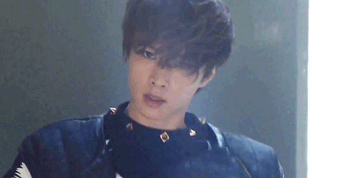 exohottic:   Serious Lay +sexy eyeliner. 