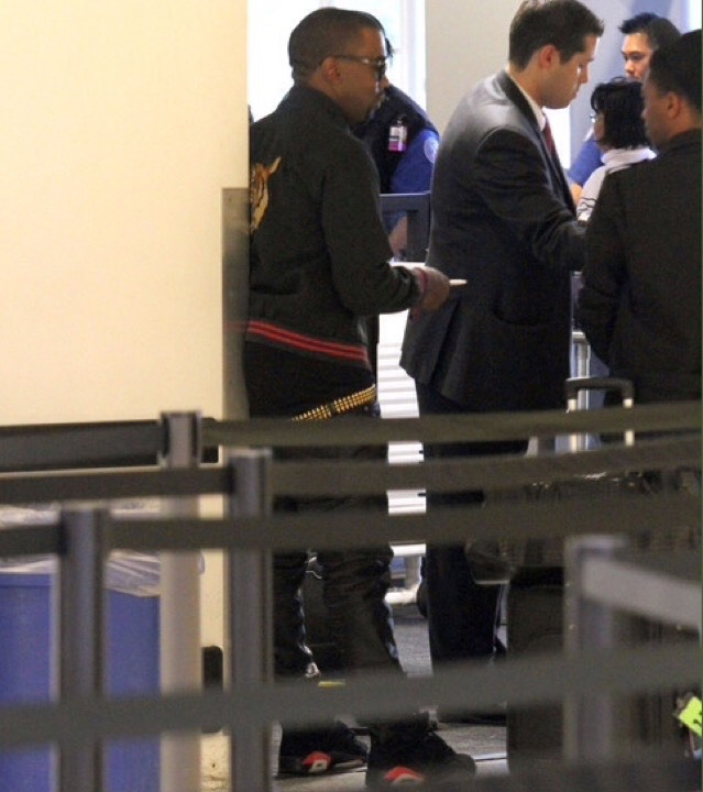 takethatdicknigga:  Kanye has the phattest ass in the game 👅 **Plus added bonus