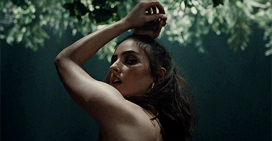 nervousnotion:At the rock bottom baby crawl, c r  a   w    l