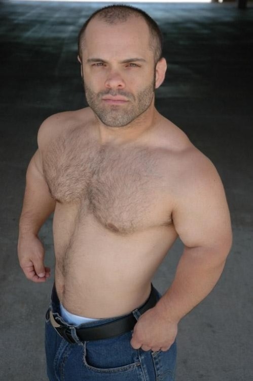 footlandia: hotdwarfs:  Sebastian Saraceno  The sexiest little guy ever!!! 😍 