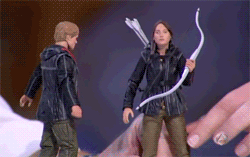 my-flourish-and-blotts:  the-absolute-funniest-posts: Jennifer Lawrence playing with