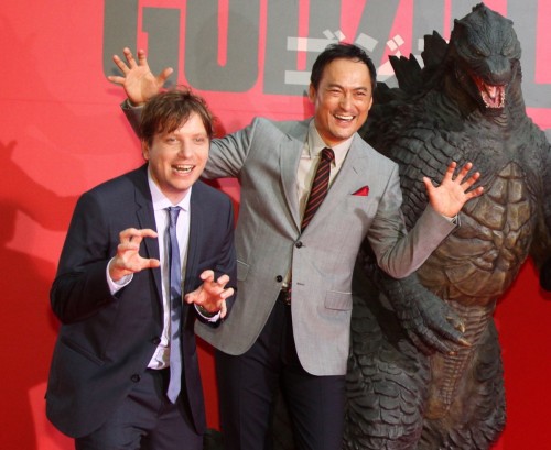 映画『GODZILLA ゴジラ』のギャレス・エドワーズ監督と渡辺謙 