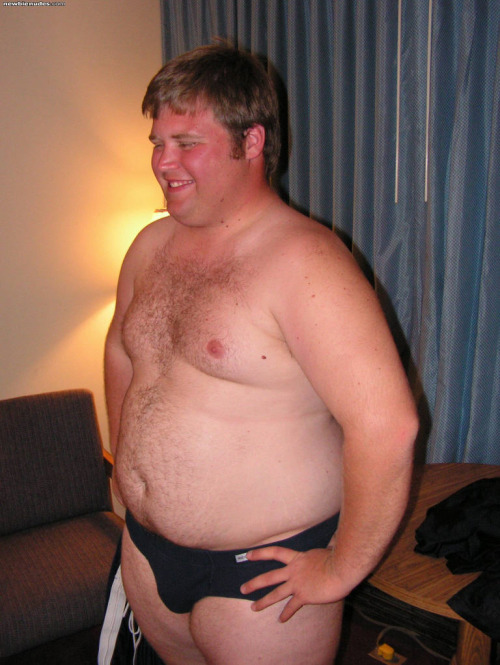 beefywhitemenass:Hell yea bend that ass over