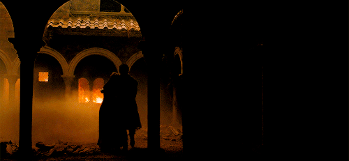 daeneryskairipa:The Red Keep has never fallen. It won’t fall today.