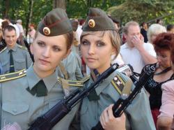 girlandguns:  Girl With Gun  follow me at : http://girlandguns.tumblr.com/