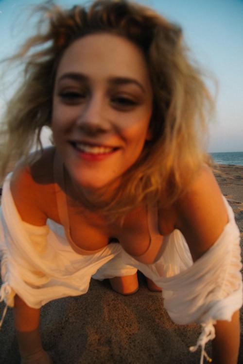 baddestbitchesglobal:  Lili Reinhart