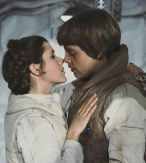 captionspornesp: First time I saw incest was in that movie. Thanks for all Carrie Fisher. RIP.La pri